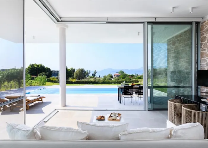 - Apollo * Λευκάδα