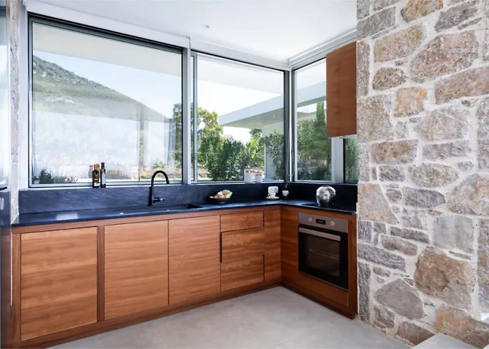 - Apollo * Λευκάδα